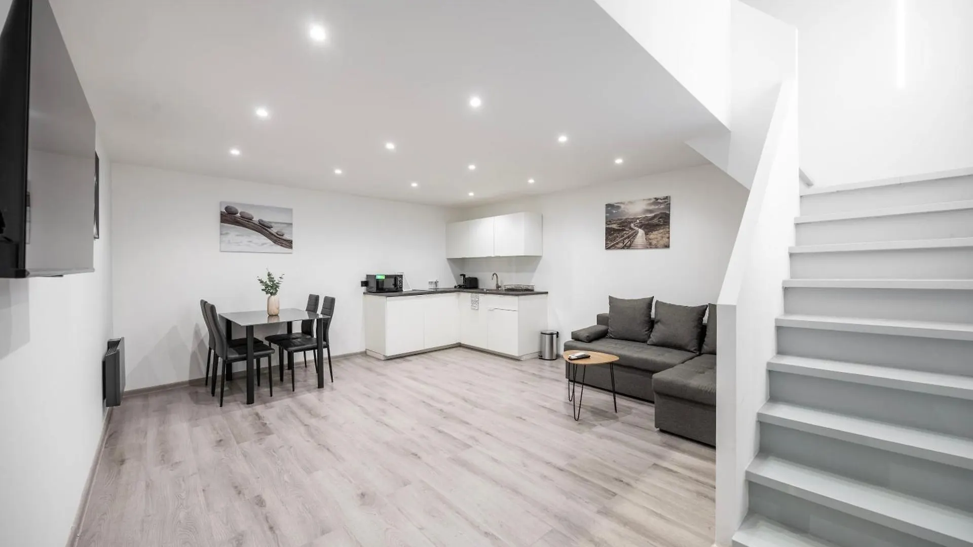 בודפשט Central Minimalistic & Cozy Apartment On Joseph Boulevard 0*,  הונגריה